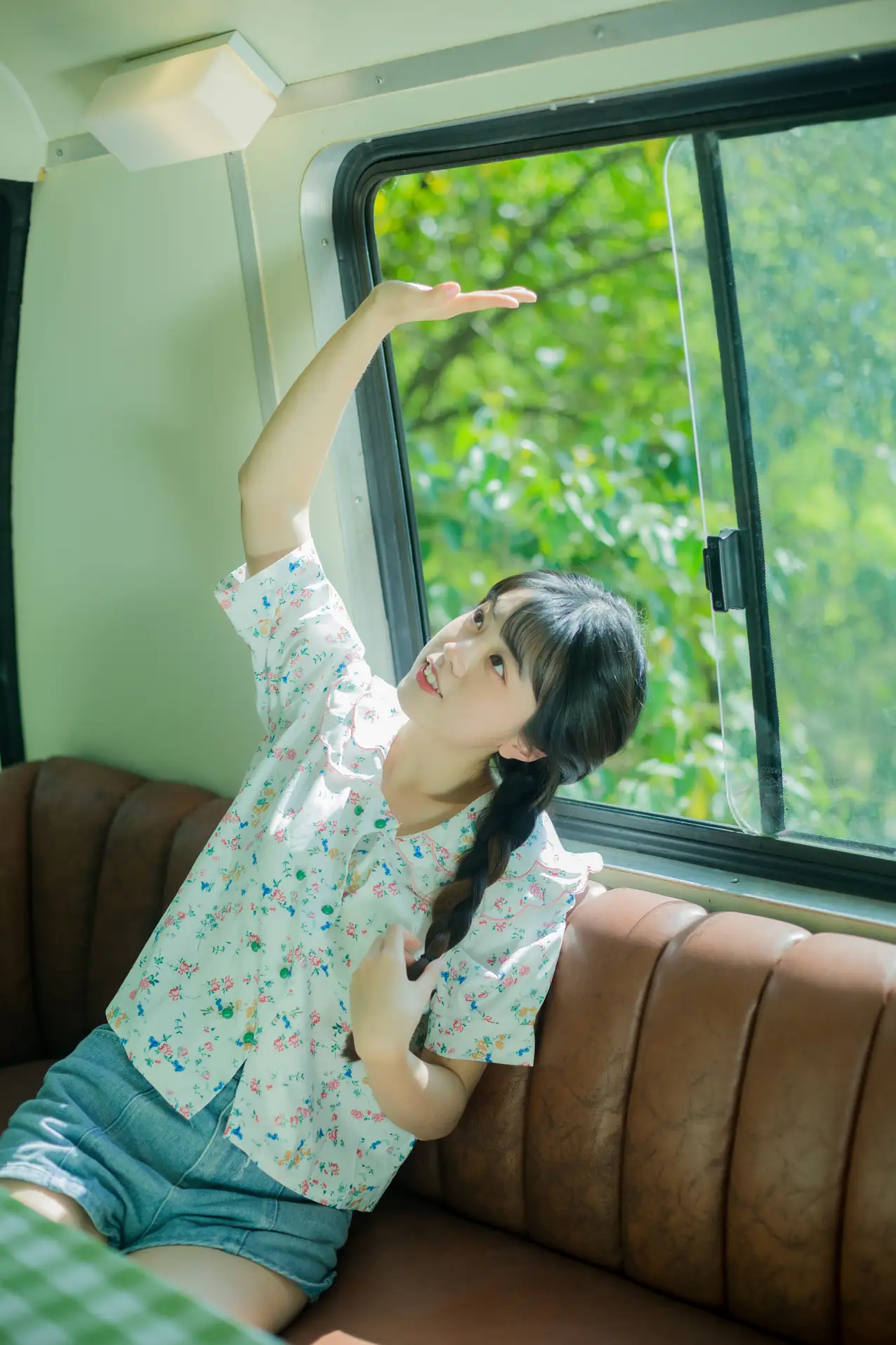 [YITUYU] 2022.09.11 Vol.1922 – The happiness hidden in the corner of the bus Cute bubbles#[28P]-9